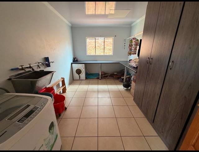 4 BEDROOM HOUSE FOR SALE IN PRESIDENTSRUS